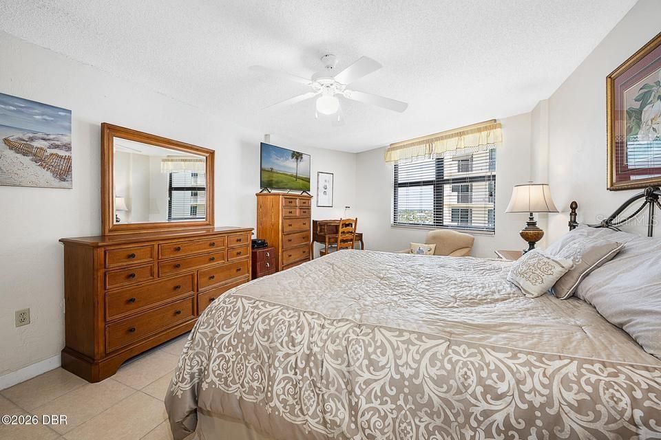 For Sale: $295,000 (2 beds, 2 baths, 1225 Square Feet)