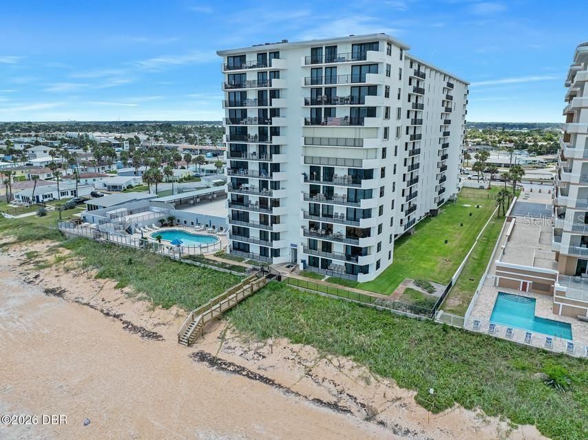 For Sale: $295,000 (2 beds, 2 baths, 1225 Square Feet)