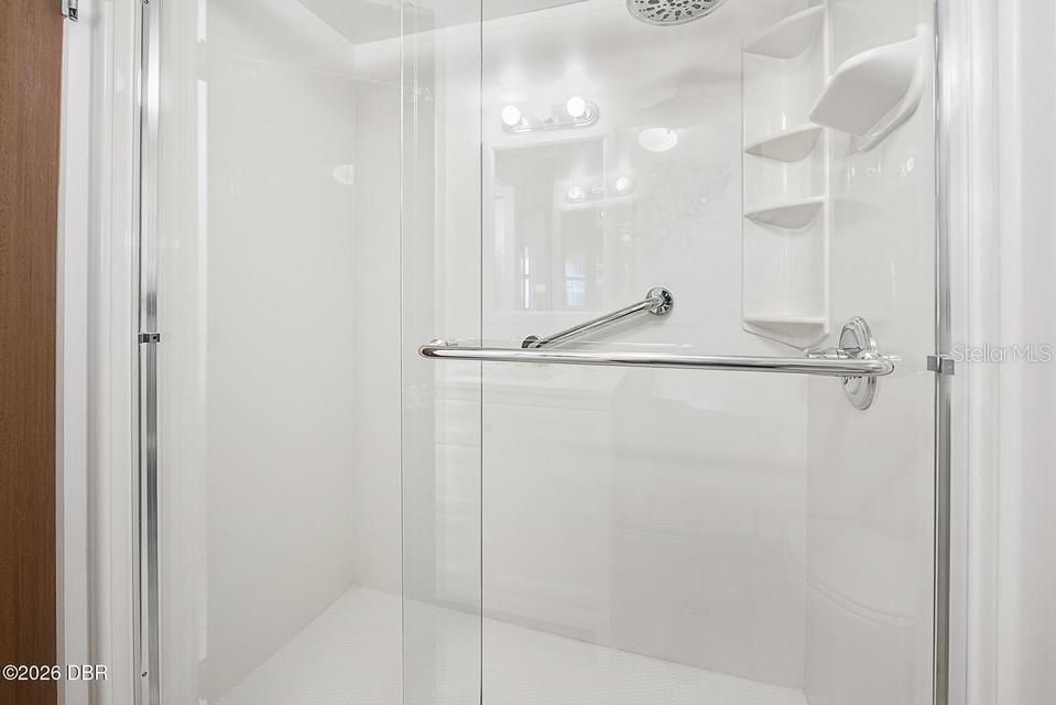 For Sale: $295,000 (2 beds, 2 baths, 1225 Square Feet)