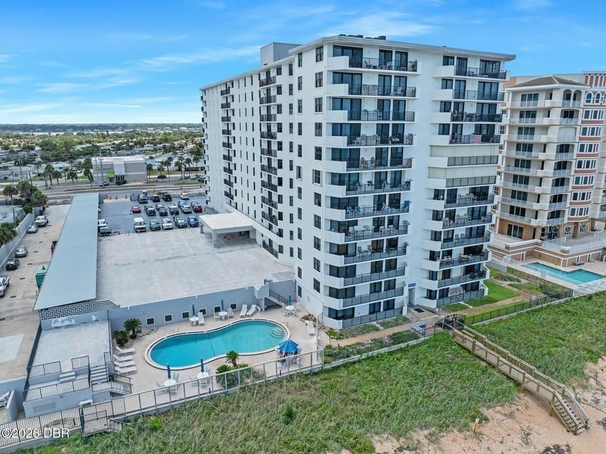 For Sale: $295,000 (2 beds, 2 baths, 1225 Square Feet)