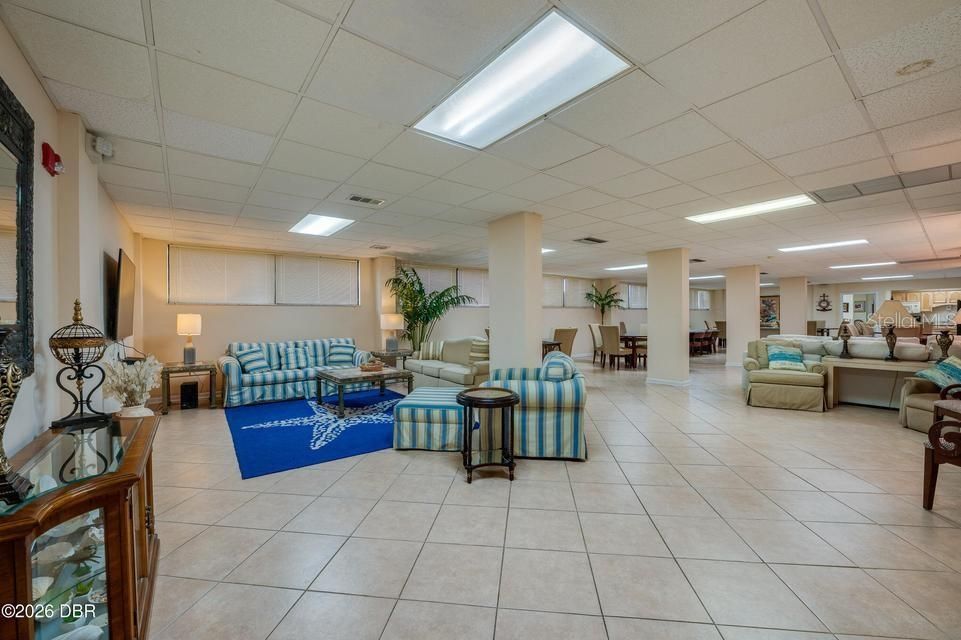 For Sale: $295,000 (2 beds, 2 baths, 1225 Square Feet)
