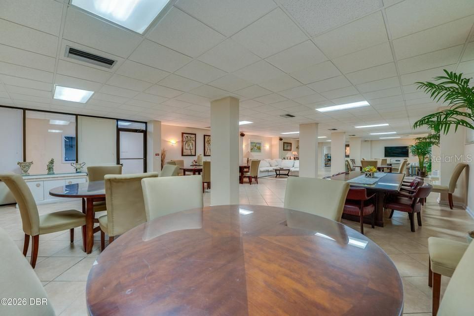 For Sale: $295,000 (2 beds, 2 baths, 1225 Square Feet)