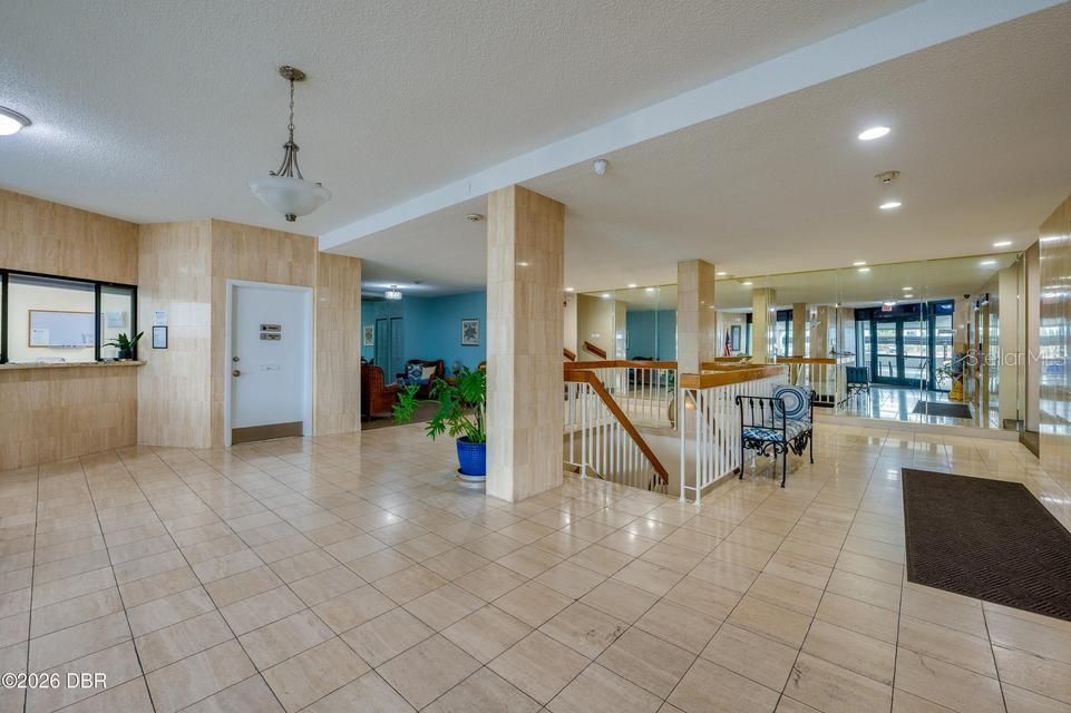 For Sale: $295,000 (2 beds, 2 baths, 1225 Square Feet)