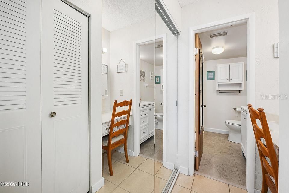 For Sale: $295,000 (2 beds, 2 baths, 1225 Square Feet)
