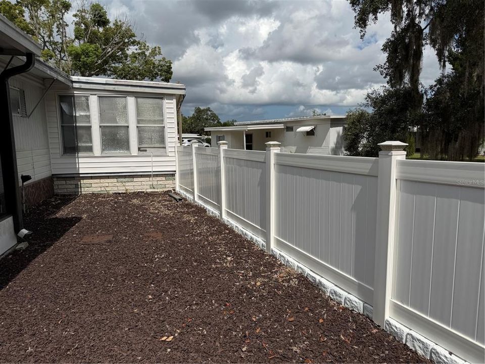 For Sale: $174,900 (2 beds, 2 baths, 1377 Square Feet)