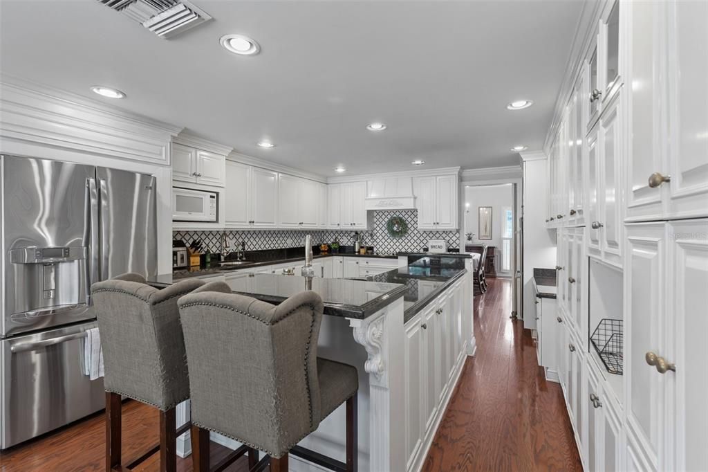 For Sale: $995,000 (4 beds, 4 baths, 4434 Square Feet)