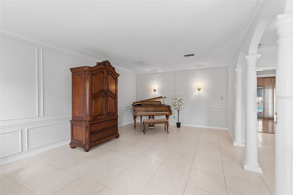 For Sale: $995,000 (4 beds, 4 baths, 4434 Square Feet)