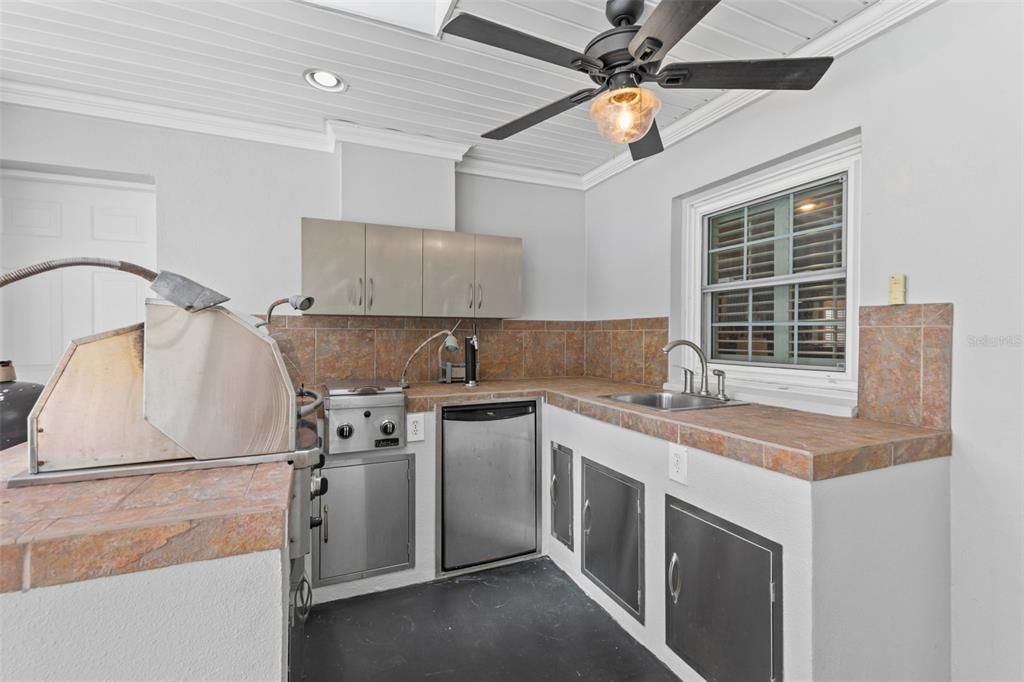 For Sale: $995,000 (4 beds, 4 baths, 4434 Square Feet)