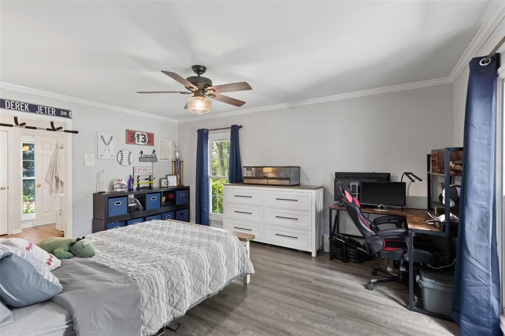 For Sale: $995,000 (4 beds, 4 baths, 4434 Square Feet)