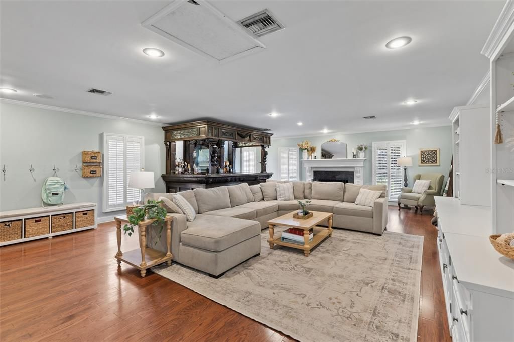 For Sale: $995,000 (4 beds, 4 baths, 4434 Square Feet)