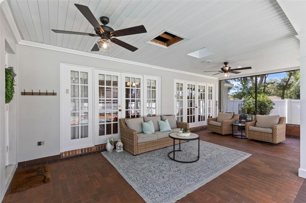 For Sale: $995,000 (4 beds, 4 baths, 4434 Square Feet)