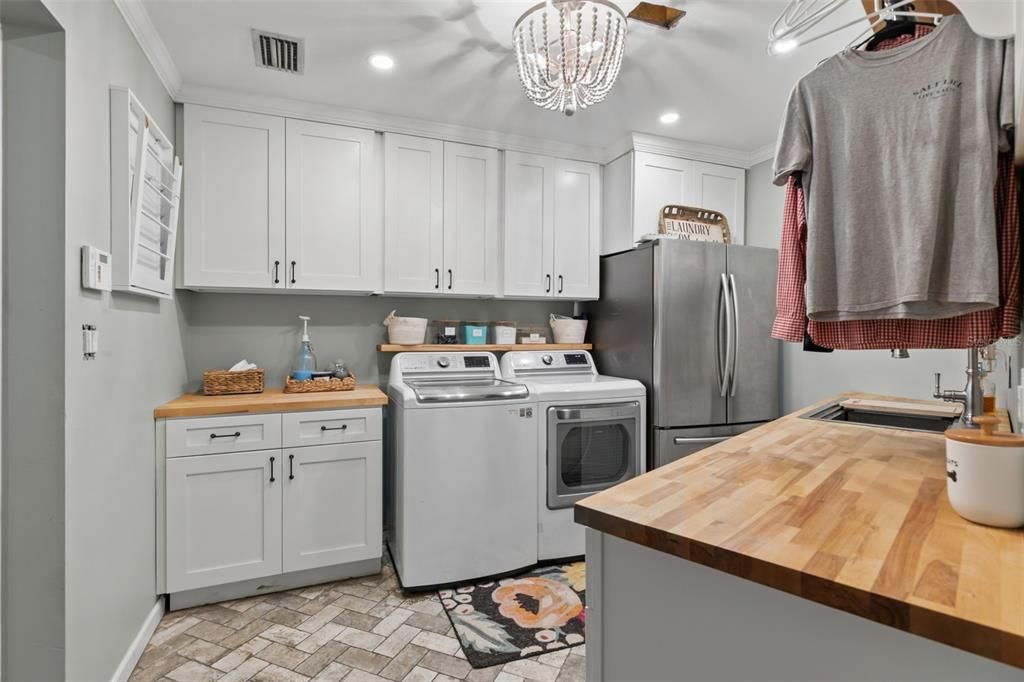 For Sale: $995,000 (4 beds, 4 baths, 4434 Square Feet)