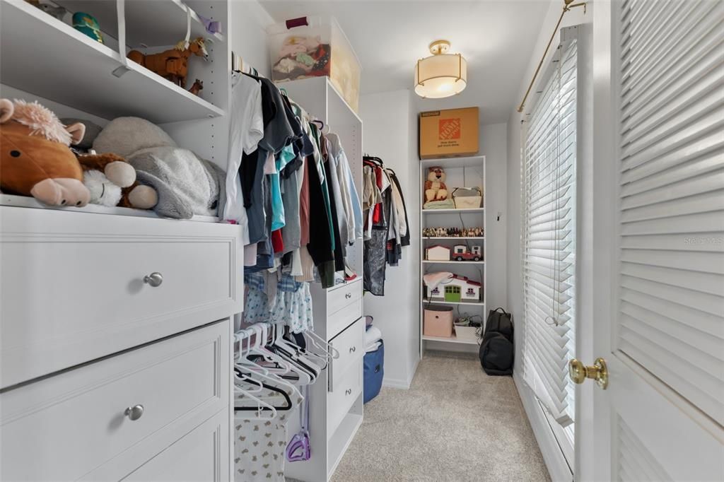 For Sale: $995,000 (4 beds, 4 baths, 4434 Square Feet)