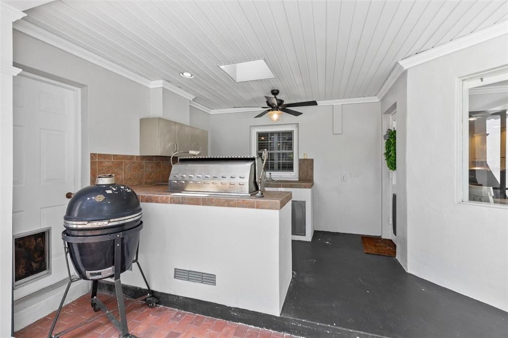 For Sale: $995,000 (4 beds, 4 baths, 4434 Square Feet)