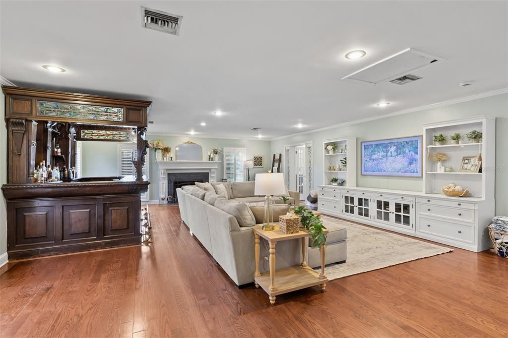 For Sale: $995,000 (4 beds, 4 baths, 4434 Square Feet)