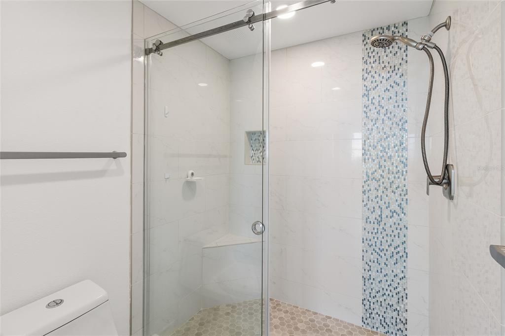 En Venta: $625,000 (2 camas, 2 baños, 1145 Pies cuadrados)