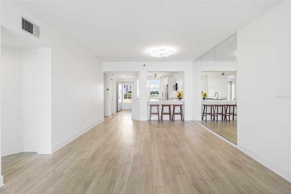 En Venta: $625,000 (2 camas, 2 baños, 1145 Pies cuadrados)
