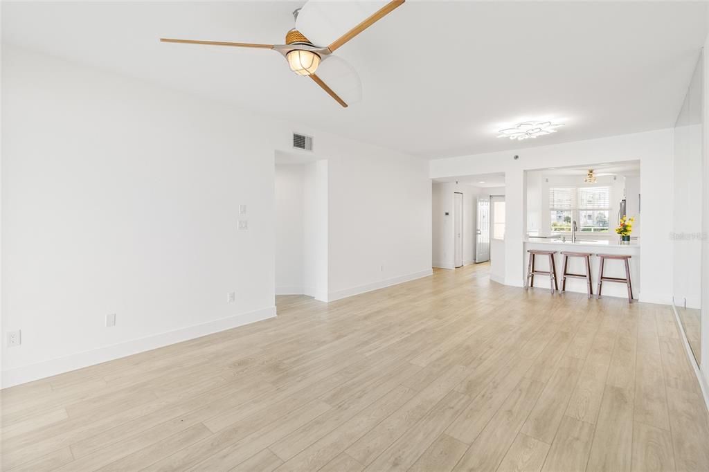 En Venta: $625,000 (2 camas, 2 baños, 1145 Pies cuadrados)