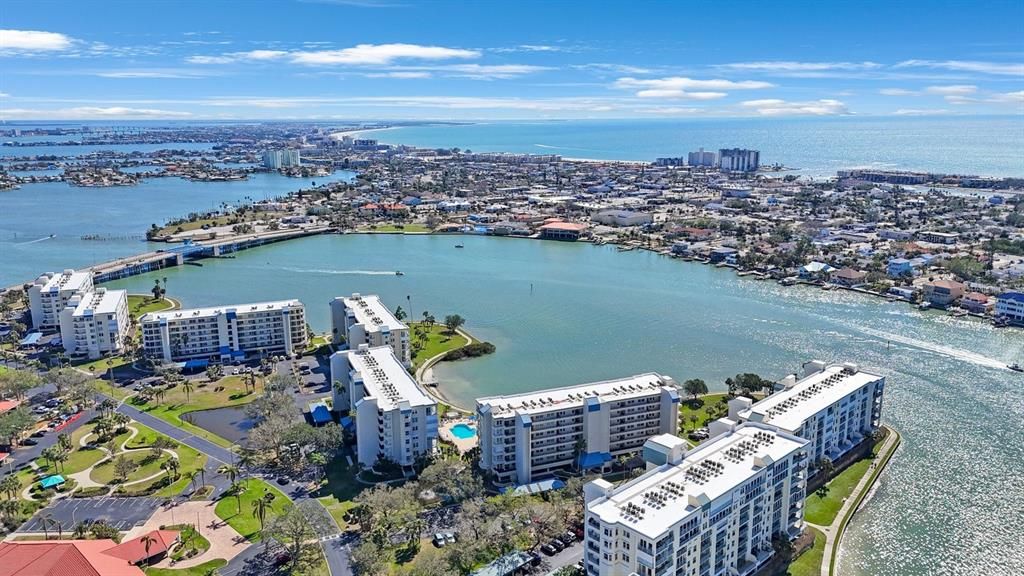 En Venta: $625,000 (2 camas, 2 baños, 1145 Pies cuadrados)