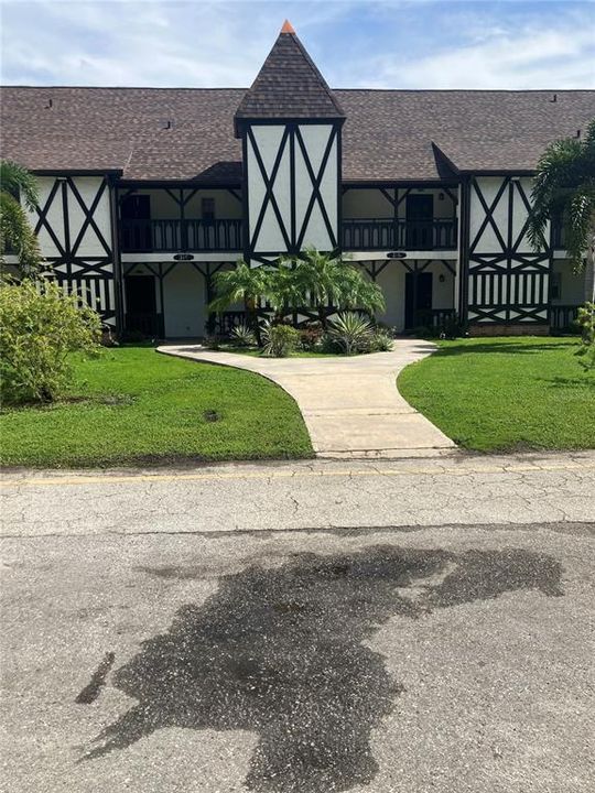 For Sale: $95,000 (1 beds, 1 baths, 680 Square Feet)