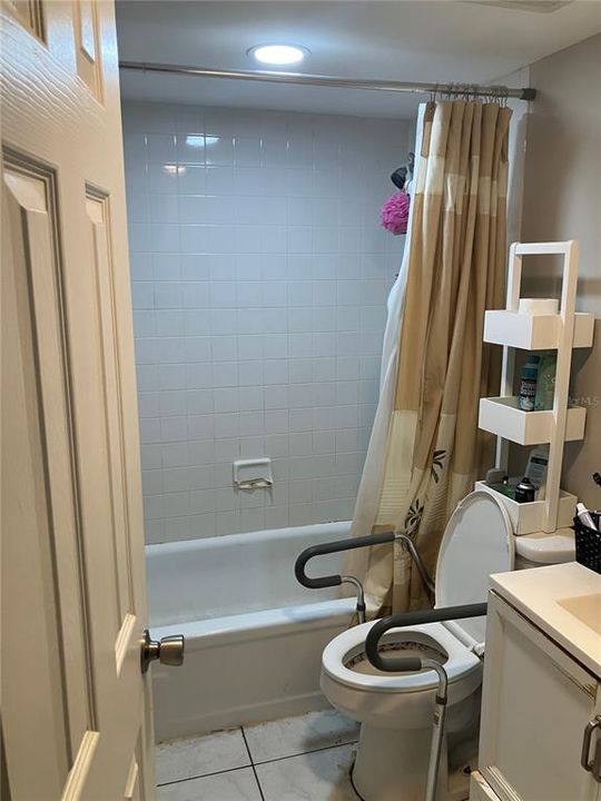 For Sale: $95,000 (1 beds, 1 baths, 680 Square Feet)