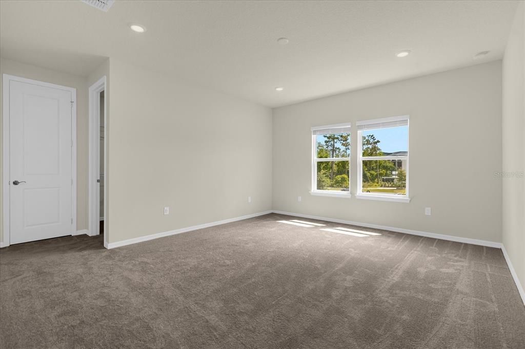 For Rent: $4,950 (5 beds, 4 baths, 3561 Square Feet)