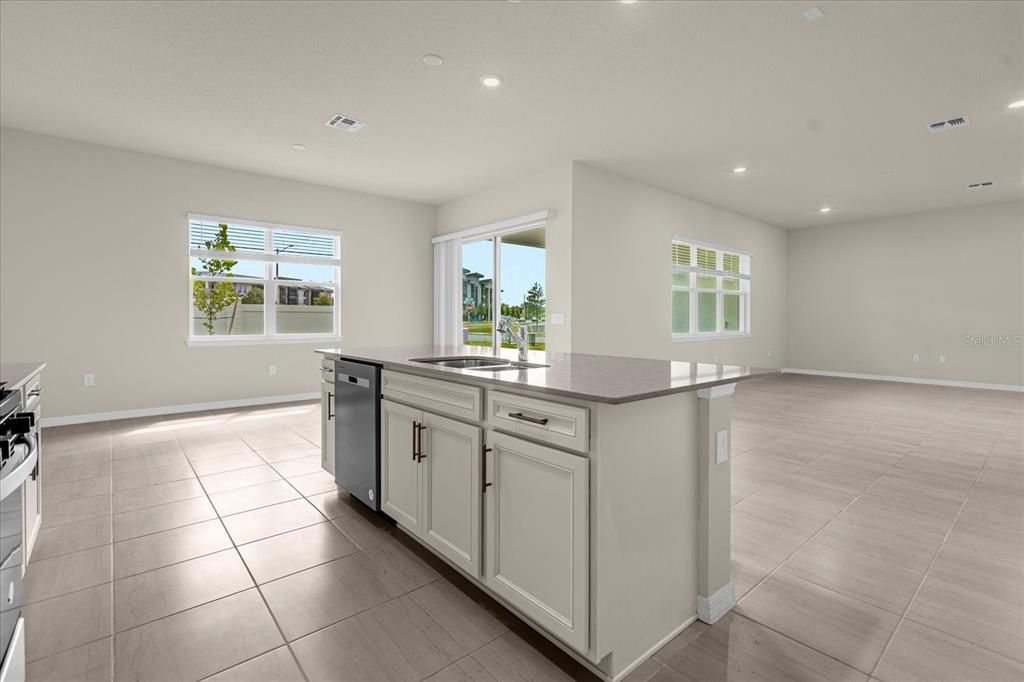 For Rent: $4,950 (5 beds, 4 baths, 3561 Square Feet)