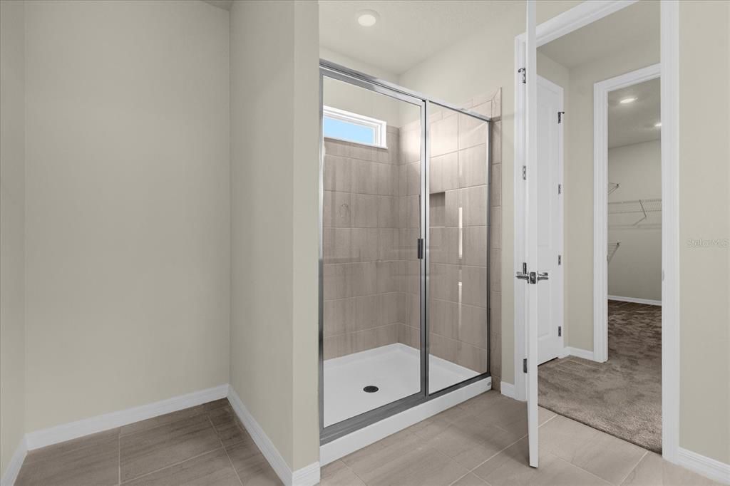 For Rent: $4,950 (5 beds, 4 baths, 3561 Square Feet)