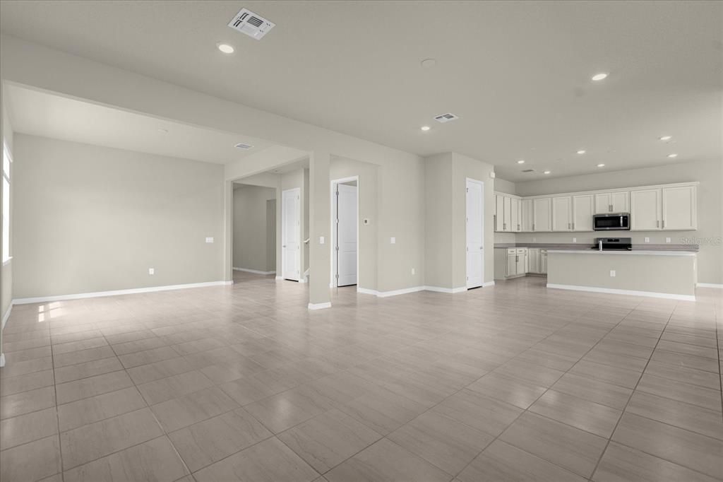 For Rent: $4,950 (5 beds, 4 baths, 3561 Square Feet)