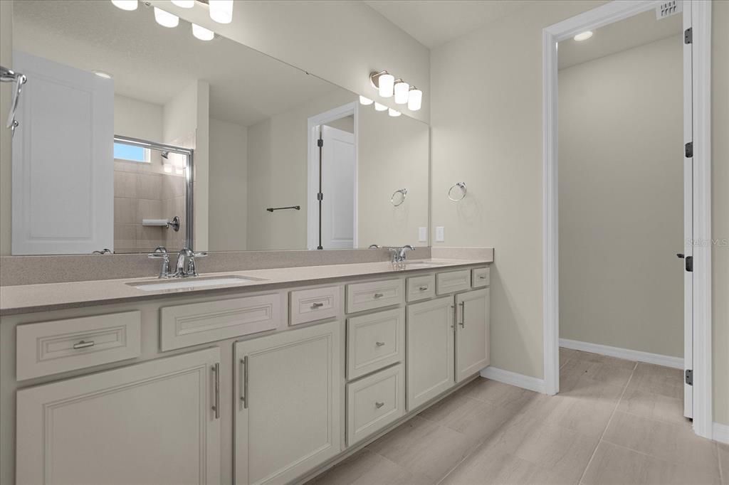 For Rent: $4,950 (5 beds, 4 baths, 3561 Square Feet)