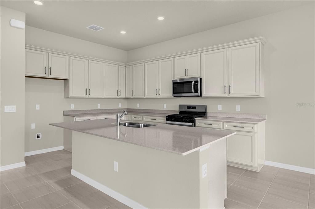 For Rent: $4,950 (5 beds, 4 baths, 3561 Square Feet)