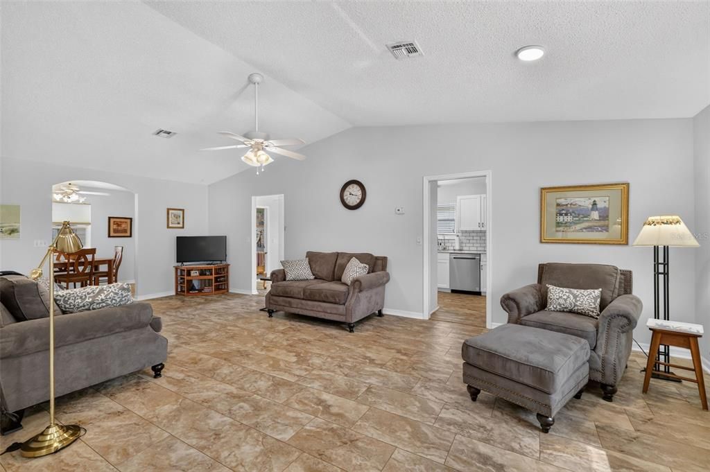 For Sale: $259,900 (3 beds, 2 baths, 1538 Square Feet)