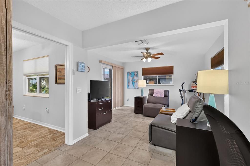 For Sale: $259,900 (3 beds, 2 baths, 1538 Square Feet)