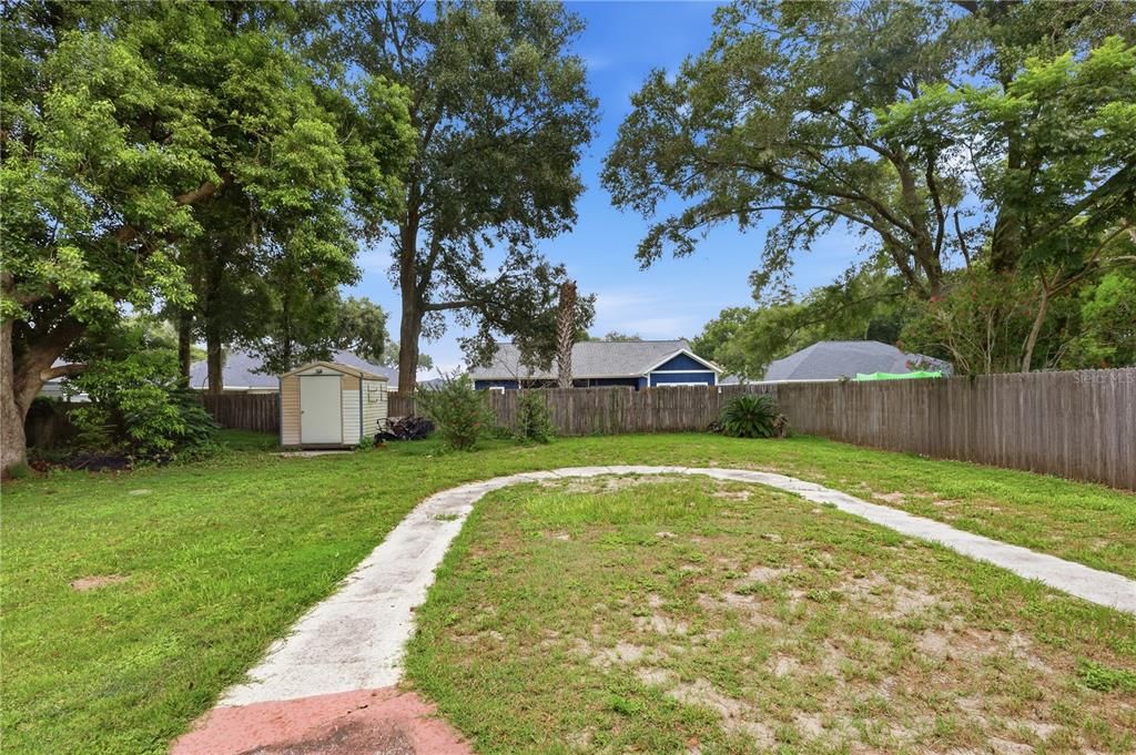 Activo con contrato: $260,000 (4 camas, 1 baños, 1692 Pies cuadrados)