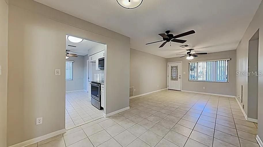 Active With Contract: $2,195 (3 beds, 2 baths, 1005 Square Feet)