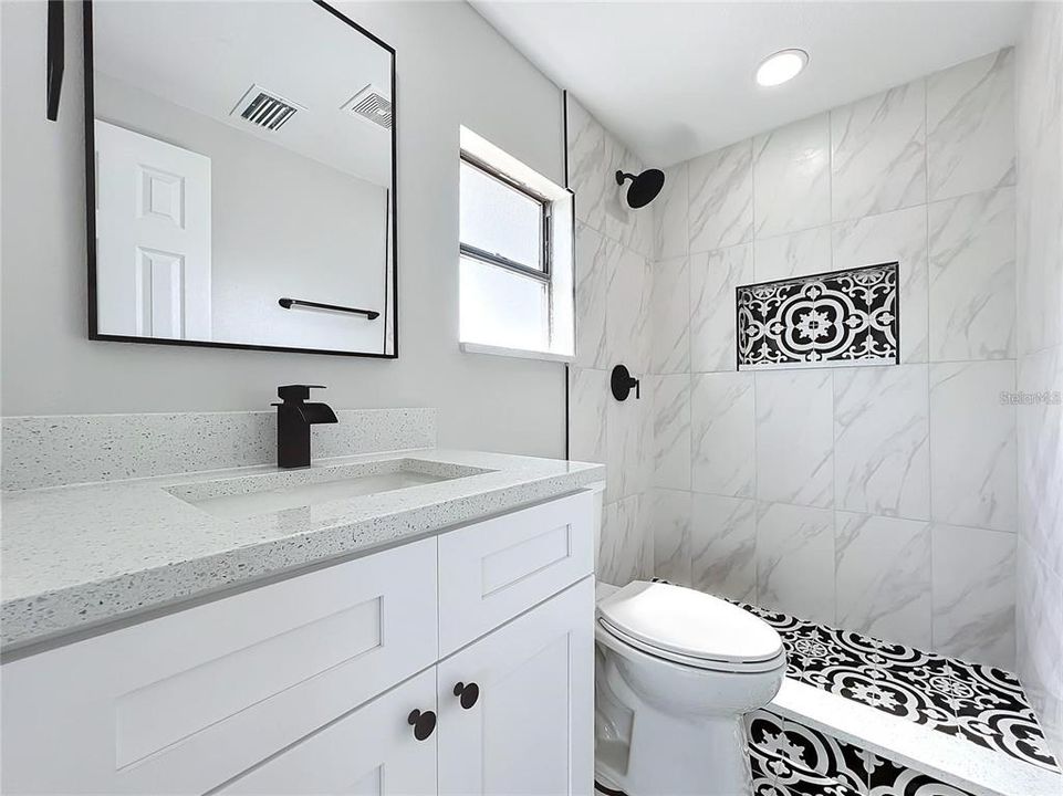 For Sale: $239,000 (2 beds, 2 baths, 840 Square Feet)