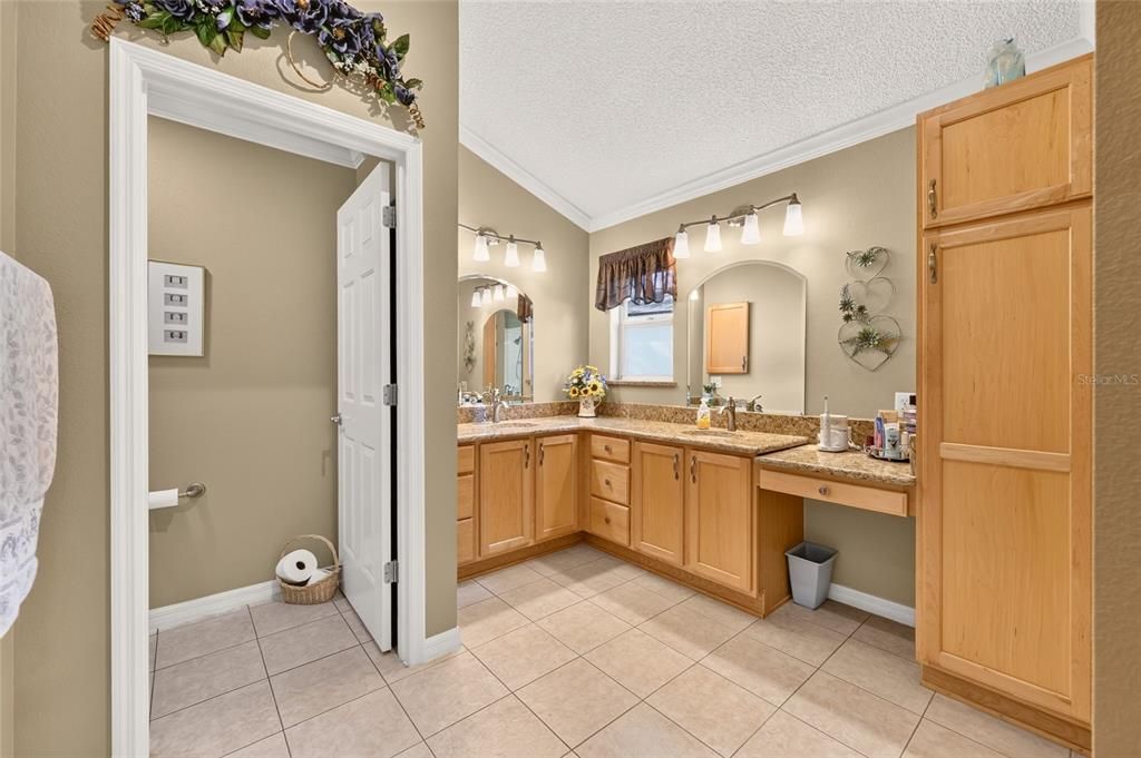 For Sale: $450,000 (3 beds, 2 baths, 2014 Square Feet)