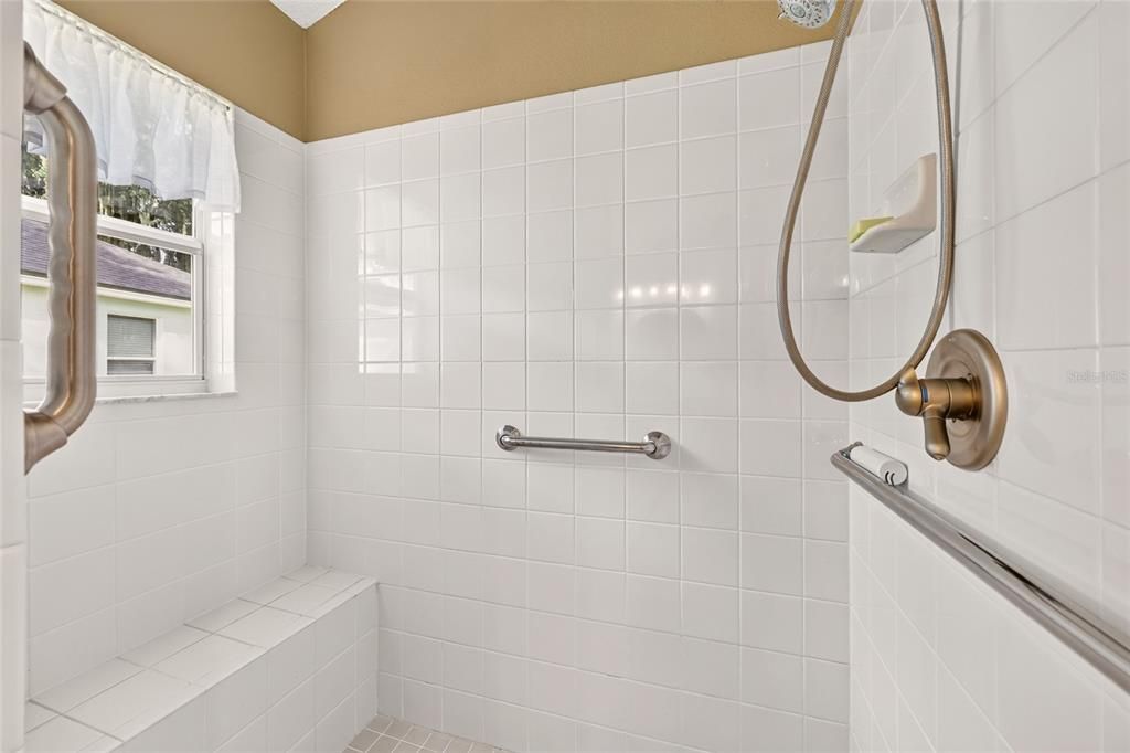 For Sale: $450,000 (3 beds, 2 baths, 2014 Square Feet)