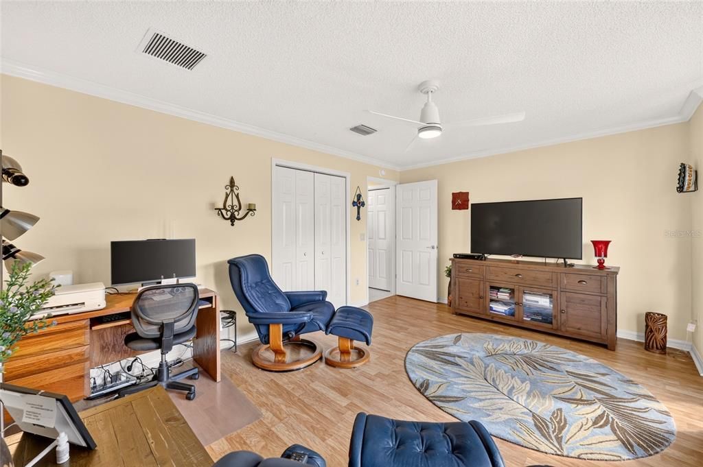 For Sale: $450,000 (3 beds, 2 baths, 2014 Square Feet)