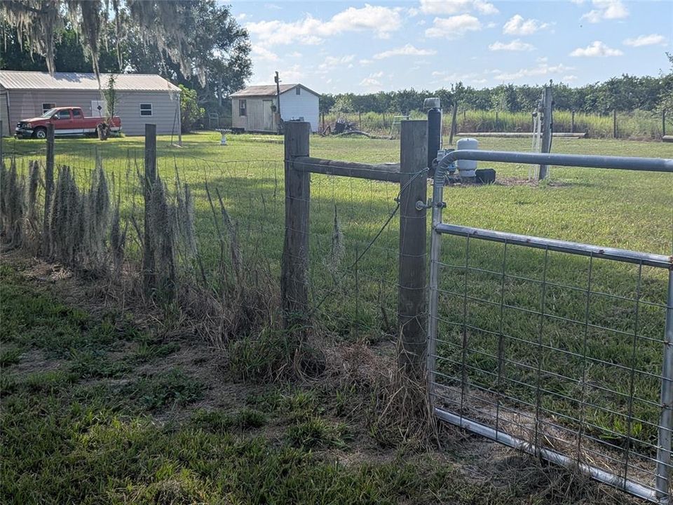 For Sale: $189,900 (3 beds, 2 baths, 1216 Square Feet)