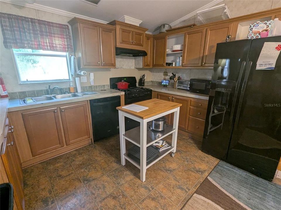 For Sale: $189,900 (3 beds, 2 baths, 1216 Square Feet)