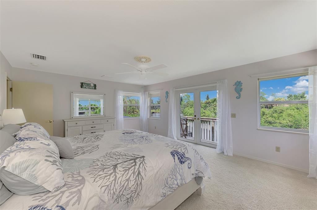 For Sale: $499,900 (2 beds, 2 baths, 2112 Square Feet)