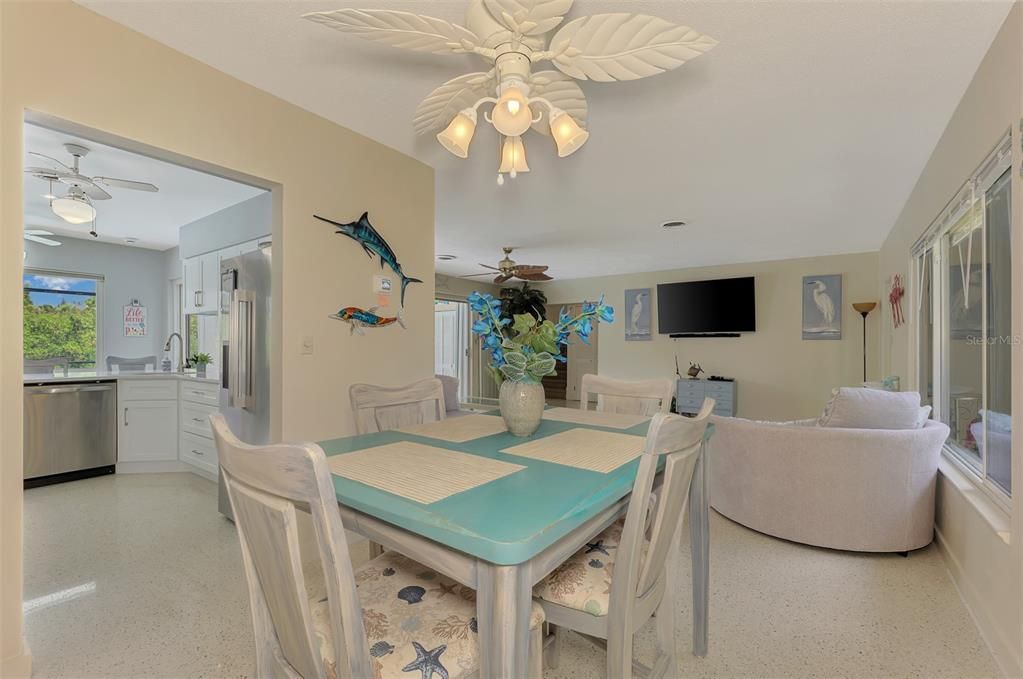 For Sale: $499,900 (2 beds, 2 baths, 2112 Square Feet)