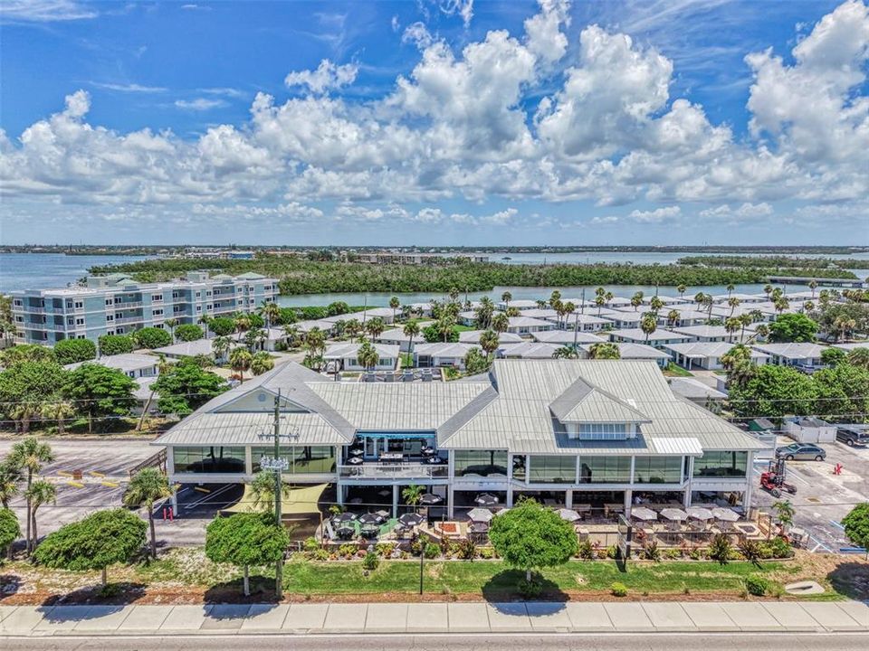 For Sale: $499,900 (2 beds, 2 baths, 2112 Square Feet)
