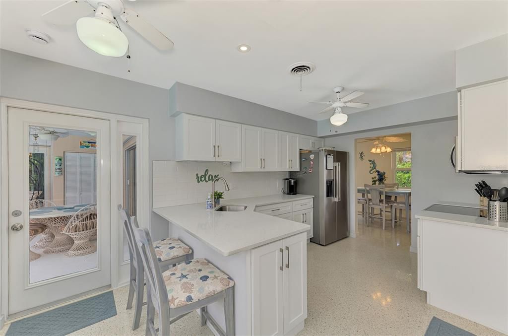 For Sale: $499,900 (2 beds, 2 baths, 2112 Square Feet)