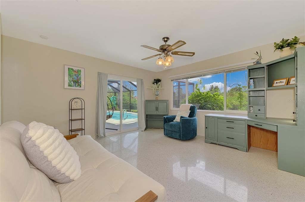 For Sale: $499,900 (2 beds, 2 baths, 2112 Square Feet)