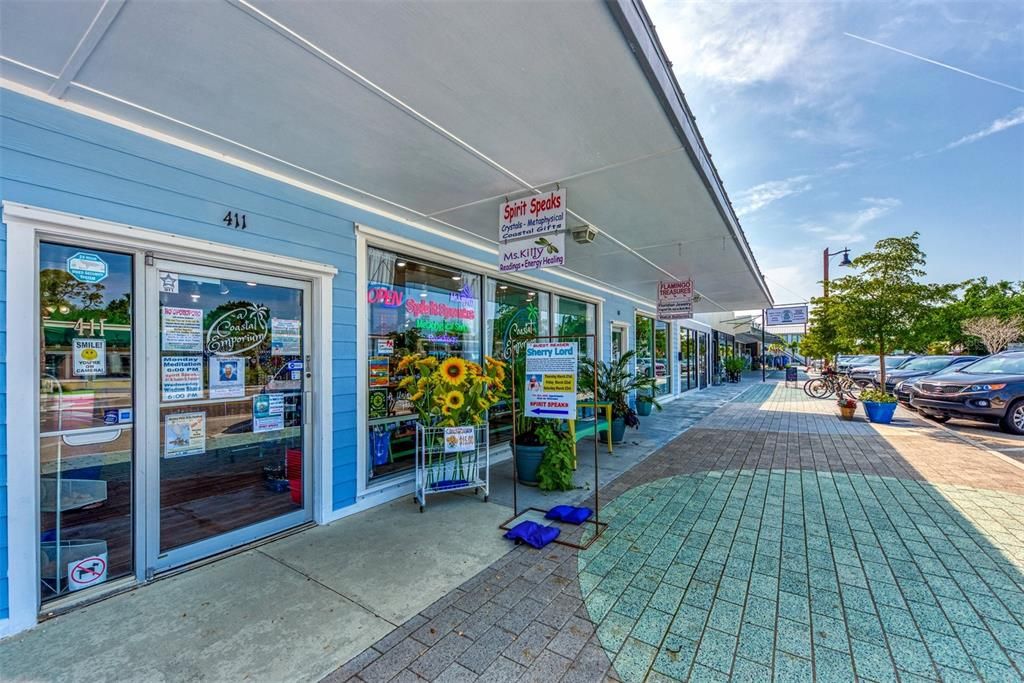 For Sale: $499,900 (2 beds, 2 baths, 2112 Square Feet)
