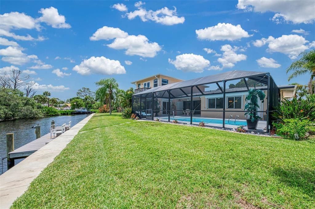 For Sale: $499,900 (2 beds, 2 baths, 2112 Square Feet)