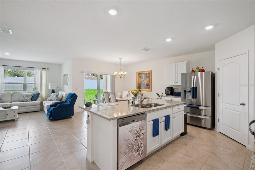 For Sale: $395,000 (4 beds, 2 baths, 1836 Square Feet)