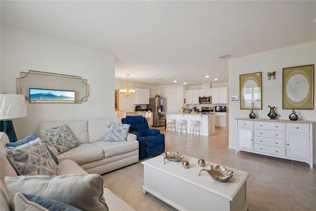 For Sale: $395,000 (4 beds, 2 baths, 1836 Square Feet)